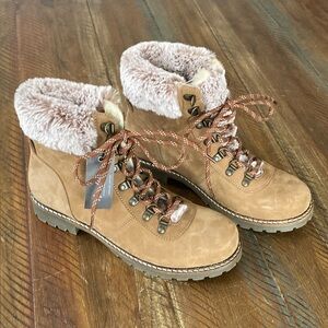 Women’s Avellini Winter Boots Size 9 Faux Fur New NWT Lace Front